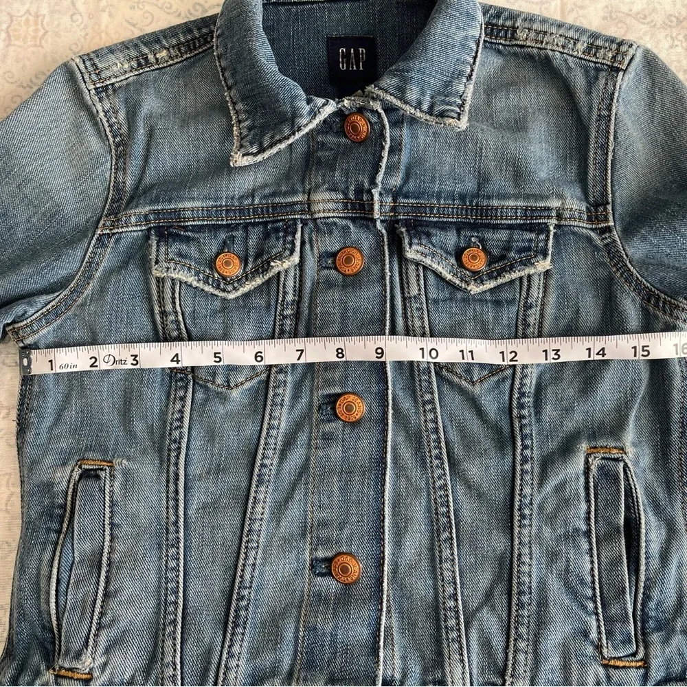 GAP Blue Denim Jean Jacket Cropped‎ Style